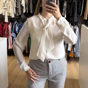 Blusa Zara blanca con lazos