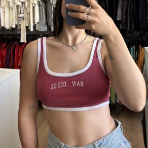 Top Bershka rosado oscuro con blanco