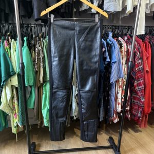 Pantalón Indian negro con cuerina y algodon