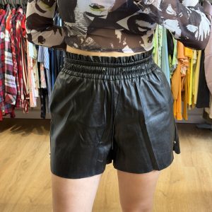 Short de cuerina Indian negro