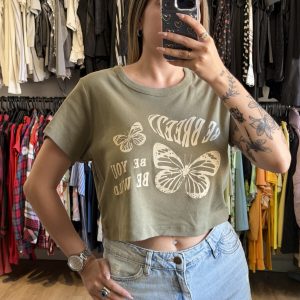 Remera crop top Indian verde mariposa