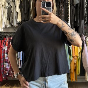 Remera Levis con traslucido atrás