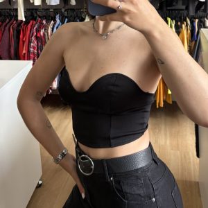 Top strapless negro, estilo croset