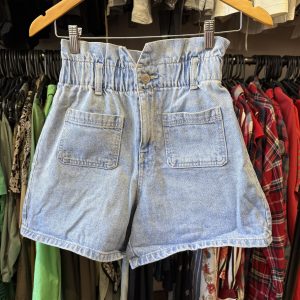 Short Zara celeste con 2 bolsillos y fruncido