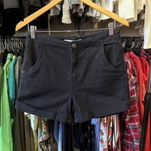 Short Daniel Cassin negro con dobladillo