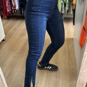 Jean Daniel Cassin azul oscuro con tajos