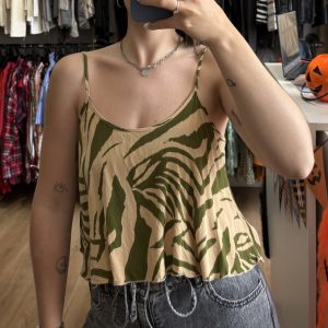 Blusa Guapa zebra print en verde y beige