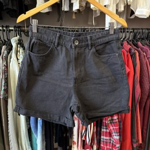 Short Only negro, estilo mom