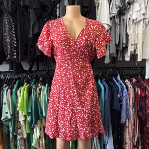 Vestido Shein rojo con flores blancas