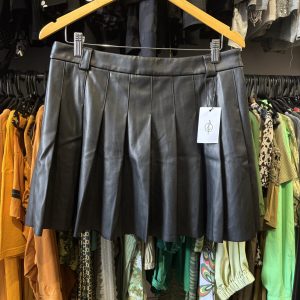 Pollera Stradivarius negra, con etiqueta