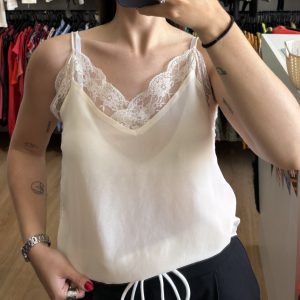 Blusa Zara cruda con encaje