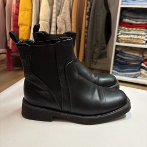 Botas Allie negras con punta cuadrada