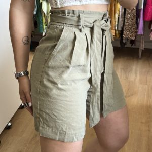 Short HyM verde oliva con lazo