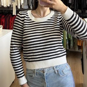 Buzo HyM blanco y negro a rayas