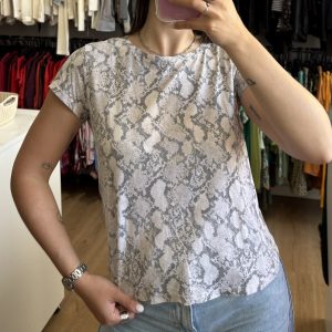 Remera HyM gris snake print
