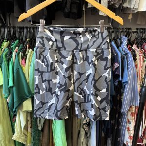 Biker camuflada gris, negro, blanco