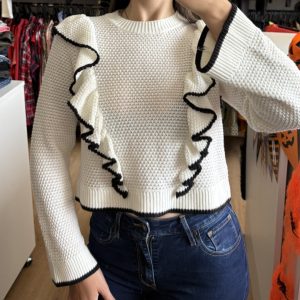 Buzo HyM blanco con negro y volados