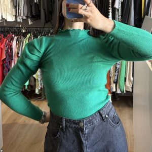 Remera verde fuerte con mangas princesa