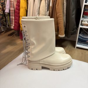 Botas crema con strass, nuevas sin uso