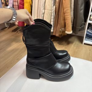 Botas negras, nuevas sin uso | Varios talles