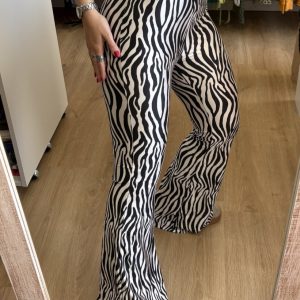 Pantalón zebra print blanco y negro