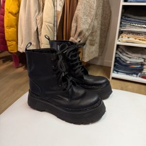 Botas acordonadas caña media