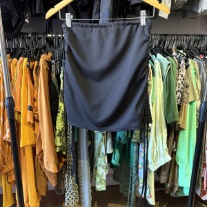 Pollera negra con frunces