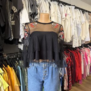 Blusa Bershka negra