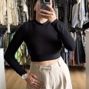 Remera crop top Lemon negra