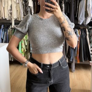 Remera crop top Zara gris