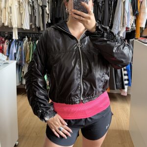 Campera de nylon negra REB