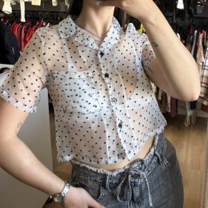 Camisa Bluesteel blanca con corazones negros