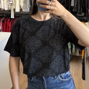 Remera Indian negra con gris oscuro