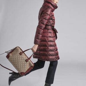 plumas granate mujer