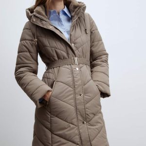 sfera plumiferos mujer