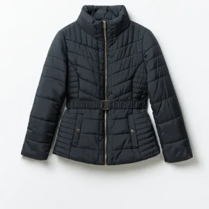 sfera plumiferos mujer